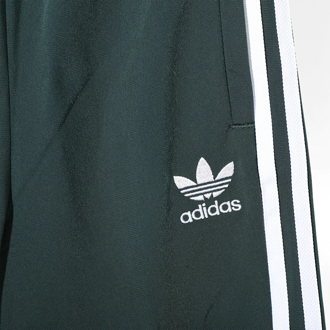 Coupon 🧨 Pantalon Jogging Enfant A Bandes HK0331 Vert de Adidas Originals 🧨 4 Coupon 🧨 Pantalon Jogging Enfant A Bandes HK0331 Vert de Adidas Originals 🧨 – Image 2