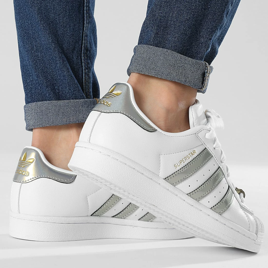 Les meilleures critiques de ✔️ Baskets Femme Superstar GY9572 Cloud White Gold Metallic de Adidas Originals 💯 6 Les meilleures critiques de ✔️ Baskets Femme Superstar GY9572 Cloud White Gold Metallic de Adidas Originals 💯 – Image 4