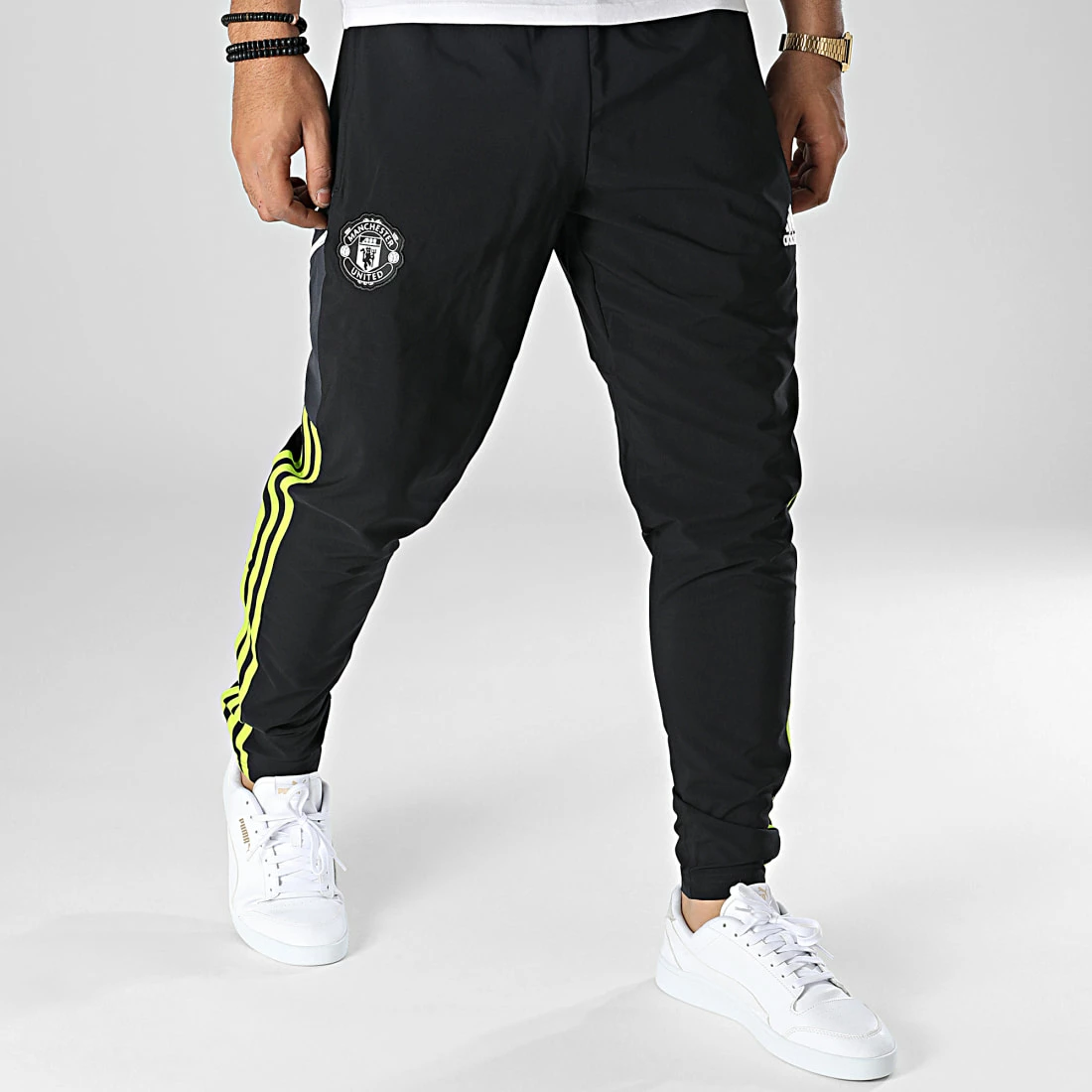 Offres 🎁 Pantalon Jogging A Bandes Manchester United FC HE6681 Noir de Adidas Performance ⌛ 2 Offres 🎁 Pantalon Jogging A Bandes Manchester United FC HE6681 Noir de Adidas Performance ⌛