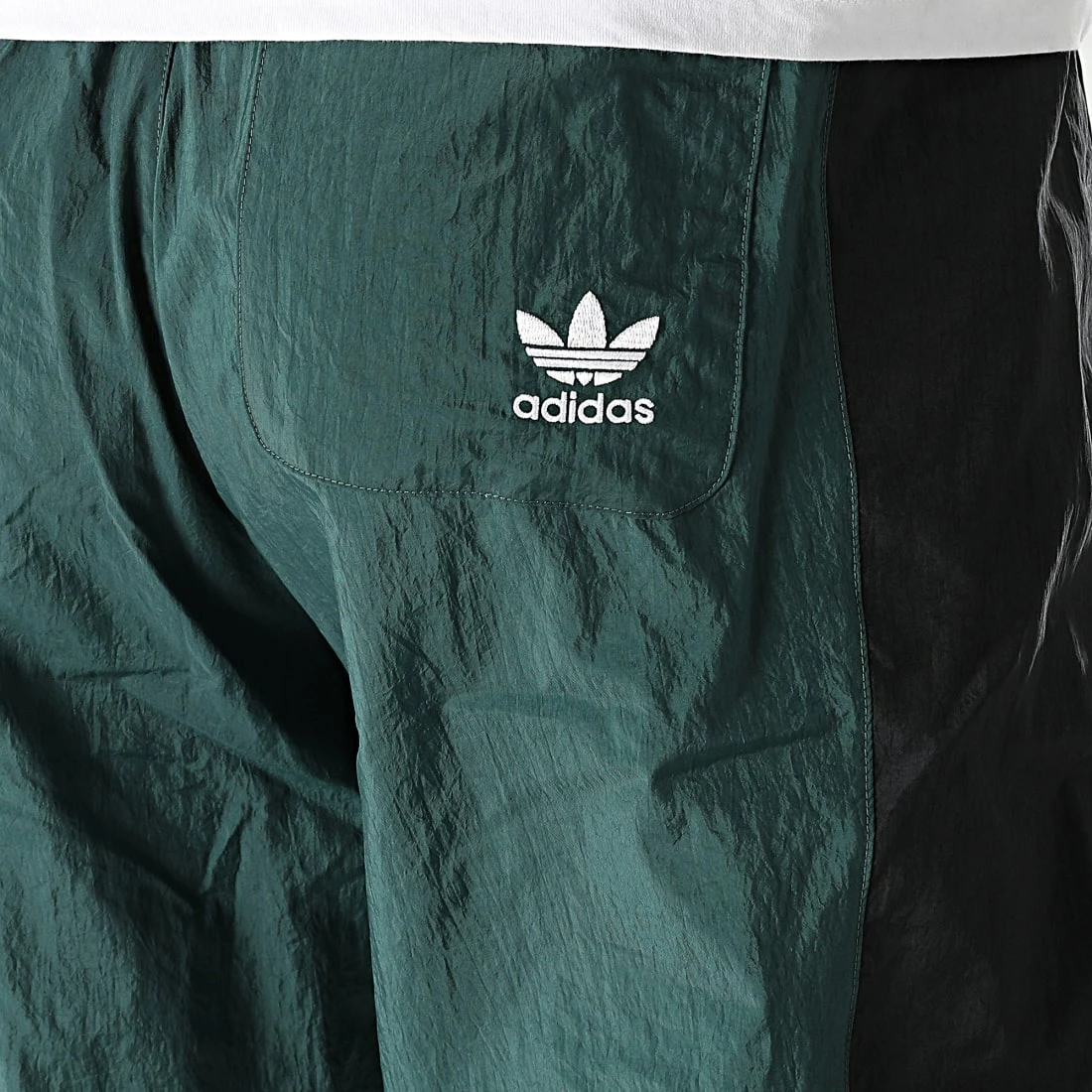 Remise 🎉 Pantalon Jogging A Bandes HK7324 Vert de Adidas Originals 🔥 8 Remise 🎉 Pantalon Jogging A Bandes HK7324 Vert de Adidas Originals 🔥 – Image 6