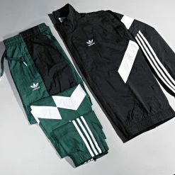 Remise 🎉 Pantalon Jogging A Bandes HK7324 Vert de Adidas Originals 🔥 15 Remise 🎉 Pantalon Jogging A Bandes HK7324 Vert de Adidas Originals 🔥 -Pas Cher adidas Magasin adidas 346990 HK7324 20221122T084056 05