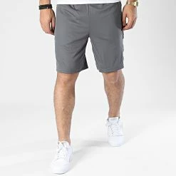 Coupon 🔔 Short Jogging A Bandes 3 Stripes IB8245 Gris de Adidas Performance 😍 -Pas Cher adidas Magasin adidas 348383 IB8245 20221128T135927 03