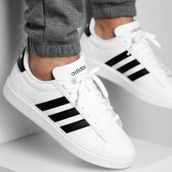 Remise ❤️ Baskets Grand Court 2 GW9195 Cloud White Core Black de Adidas Originals 🛒