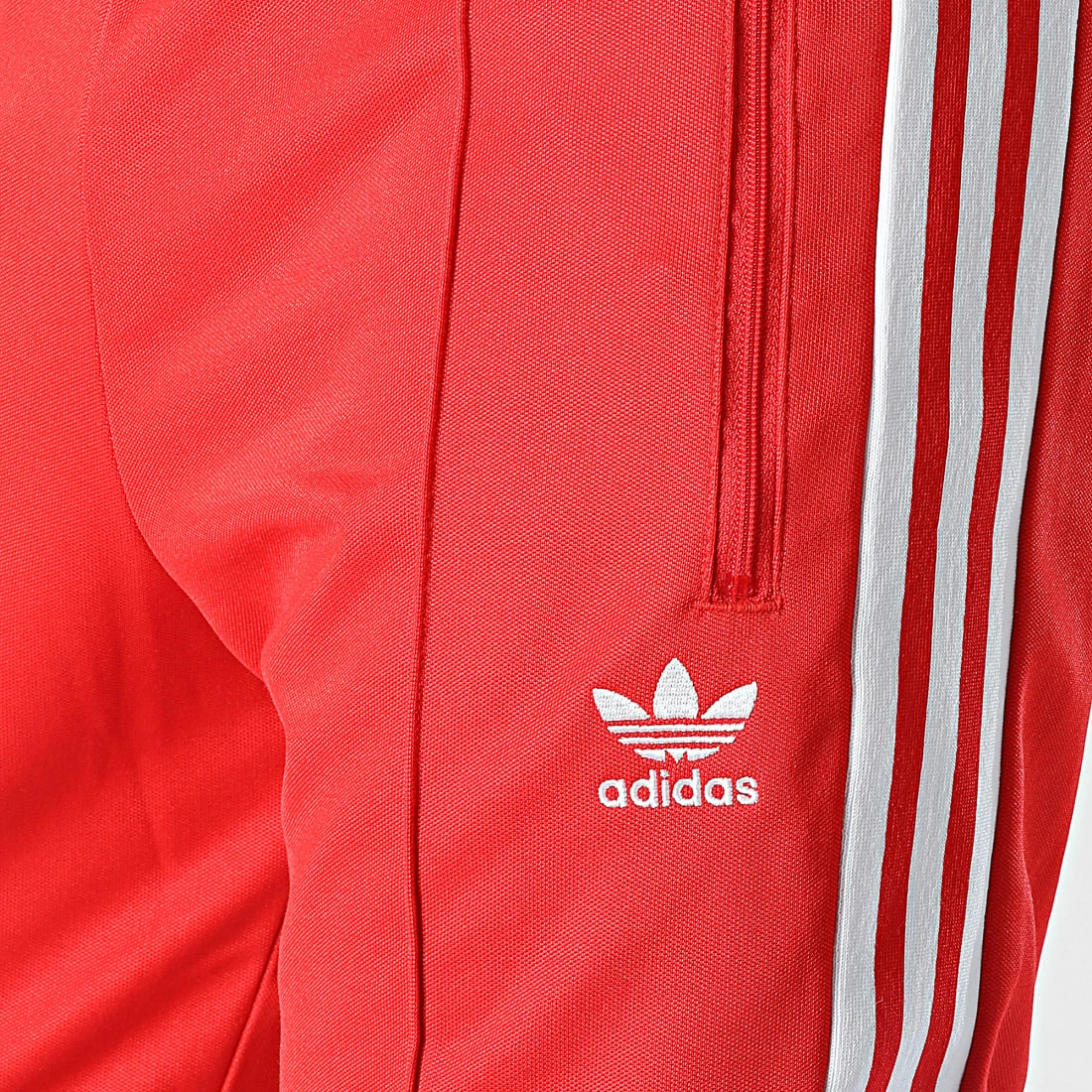 Remise 👏 Pantalon Jogging A Bandes HK7373 Rouge de Adidas Originals 🔔 4 Remise 👏 Pantalon Jogging A Bandes HK7373 Rouge de Adidas Originals 🔔 – Image 2