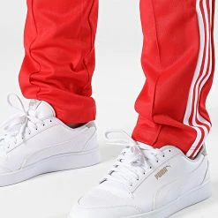 Remise 👏 Pantalon Jogging A Bandes HK7373 Rouge de Adidas Originals 🔔 11 Remise 👏 Pantalon Jogging A Bandes HK7373 Rouge de Adidas Originals 🔔 -Pas Cher adidas Magasin adidas 348859 HK7373 20221128T135606 04