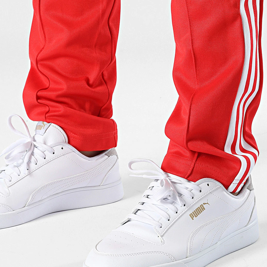 Remise 👏 Pantalon Jogging A Bandes HK7373 Rouge de Adidas Originals 🔔 6 Remise 👏 Pantalon Jogging A Bandes HK7373 Rouge de Adidas Originals 🔔 – Image 4