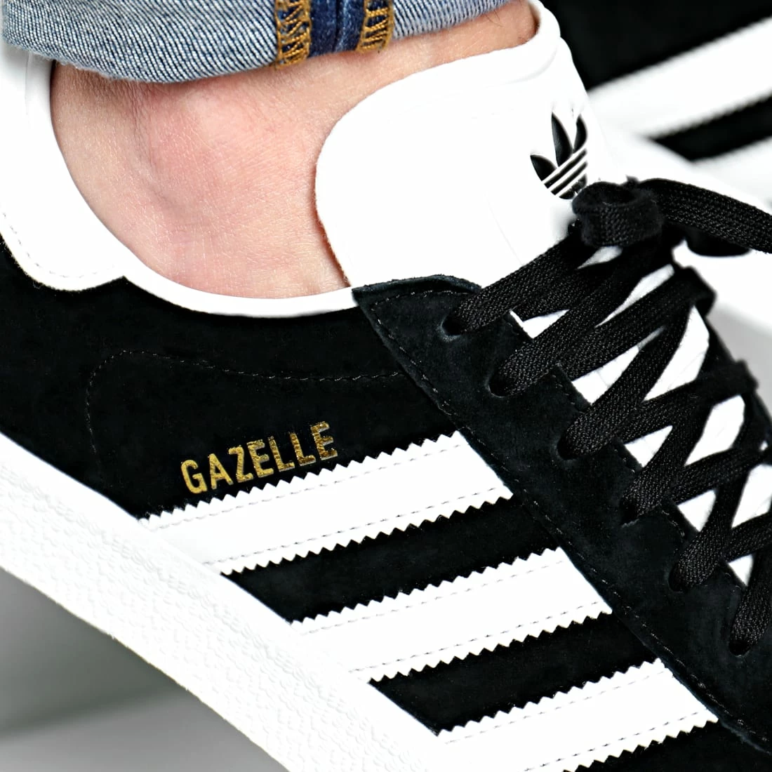 Budget 😍 Baskets Gazelle BB5476 Core Black White Gold Metallic de Adidas Originals 🔥 5 Budget 😍 Baskets Gazelle BB5476 Core Black White Gold Metallic de Adidas Originals 🔥 – Image 3