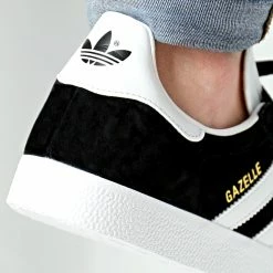 Budget 😍 Baskets Gazelle BB5476 Core Black White Gold Metallic de Adidas Originals 🔥 12 Budget 😍 Baskets Gazelle BB5476 Core Black White Gold Metallic de Adidas Originals 🔥 -Pas Cher adidas Magasin adidas 78489 BB5476 20190107T144142 05