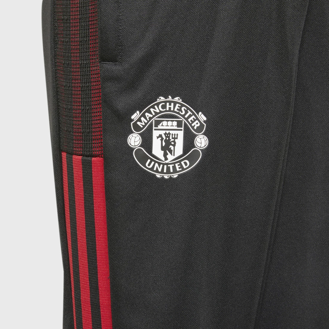 Offres 🌟 Pantalon Jogging Enfant A Bandes Manchester United GR4122 Noir de Adidas Performance 🎉 3 Offres 🌟 Pantalon Jogging Enfant A Bandes Manchester United GR4122 Noir de Adidas Performance 🎉 – Image 2